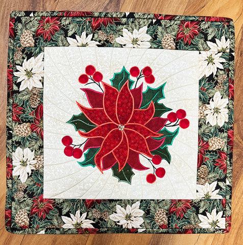 *Quilt - Placemat or Wall Hanging Poinsettia - Cream